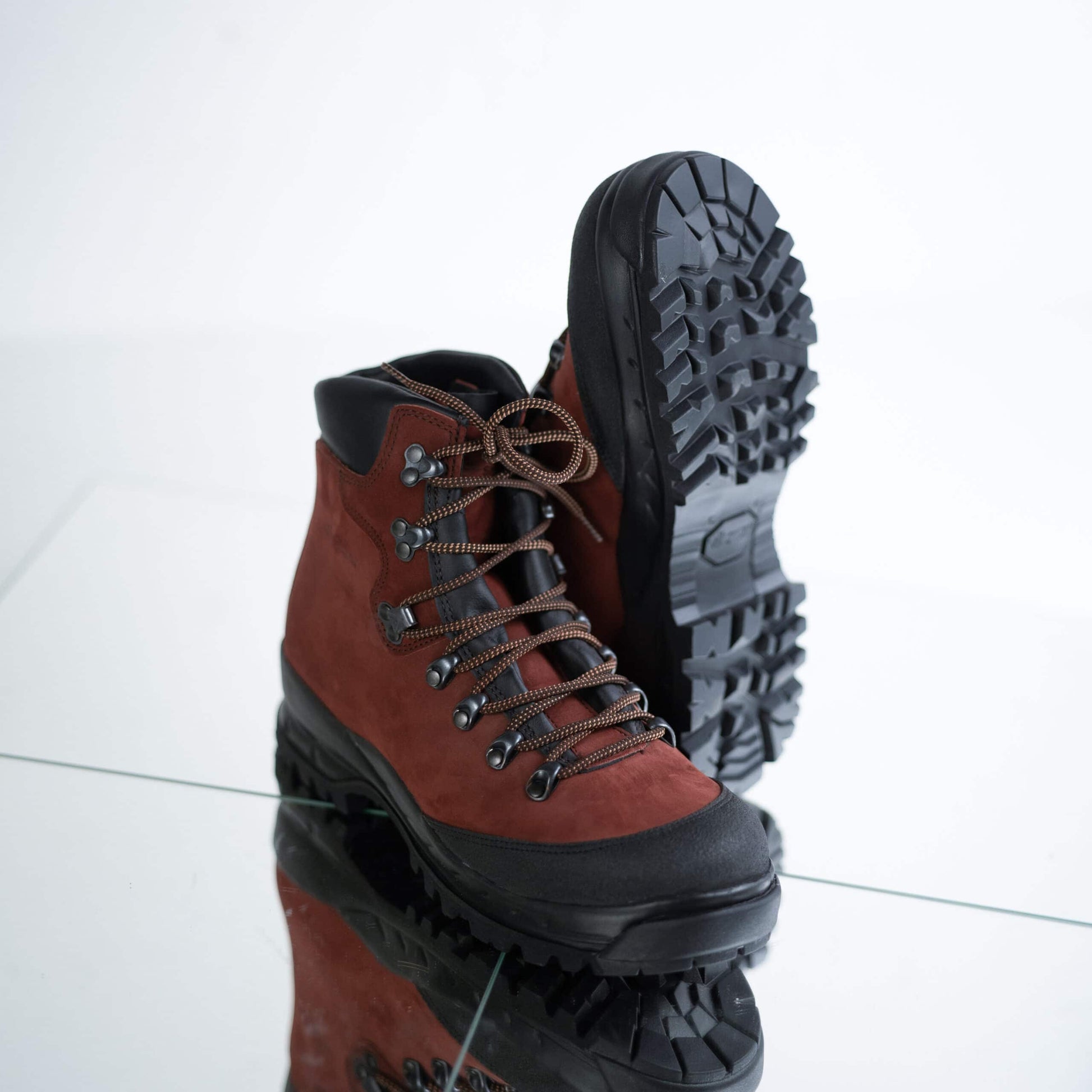 553P Rosso Aragosta Hiking Boots – Durable & Waterproof by Samelin at www.brixbailey.com