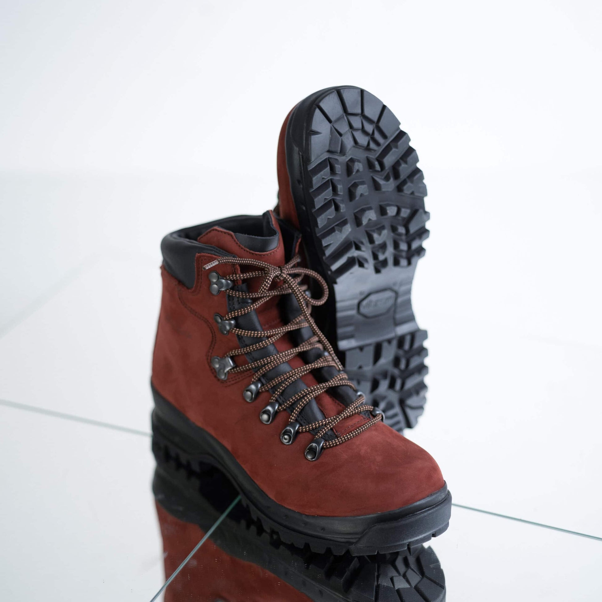 5531 Rosso Aragosta Hiking Boots – Superior Grip & Comfort by Samelin at www.brixbailey.com