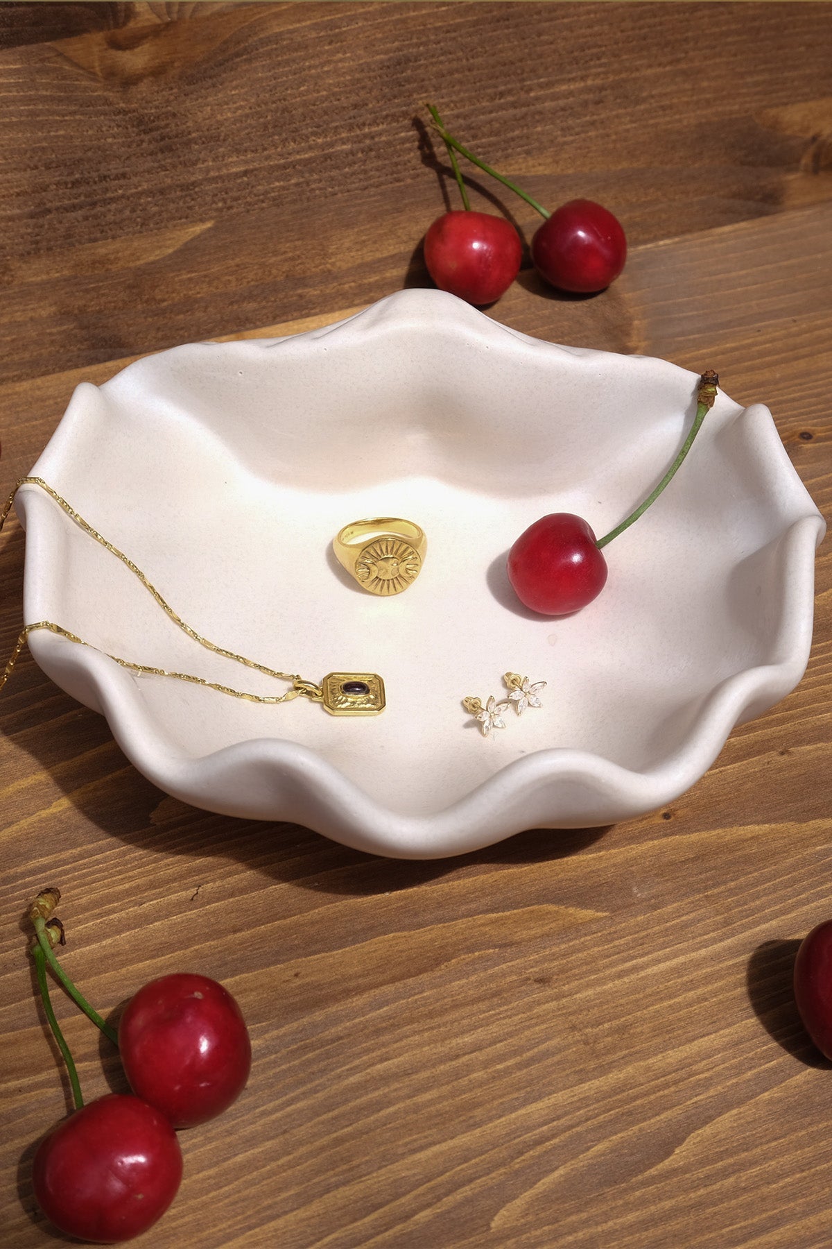 Large Clam Shell Tray