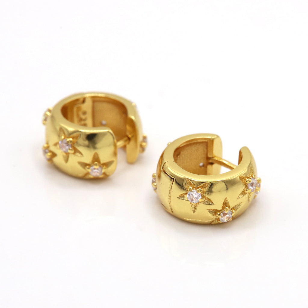Chunky Star Huggie Earrings in 18K Gold Plated