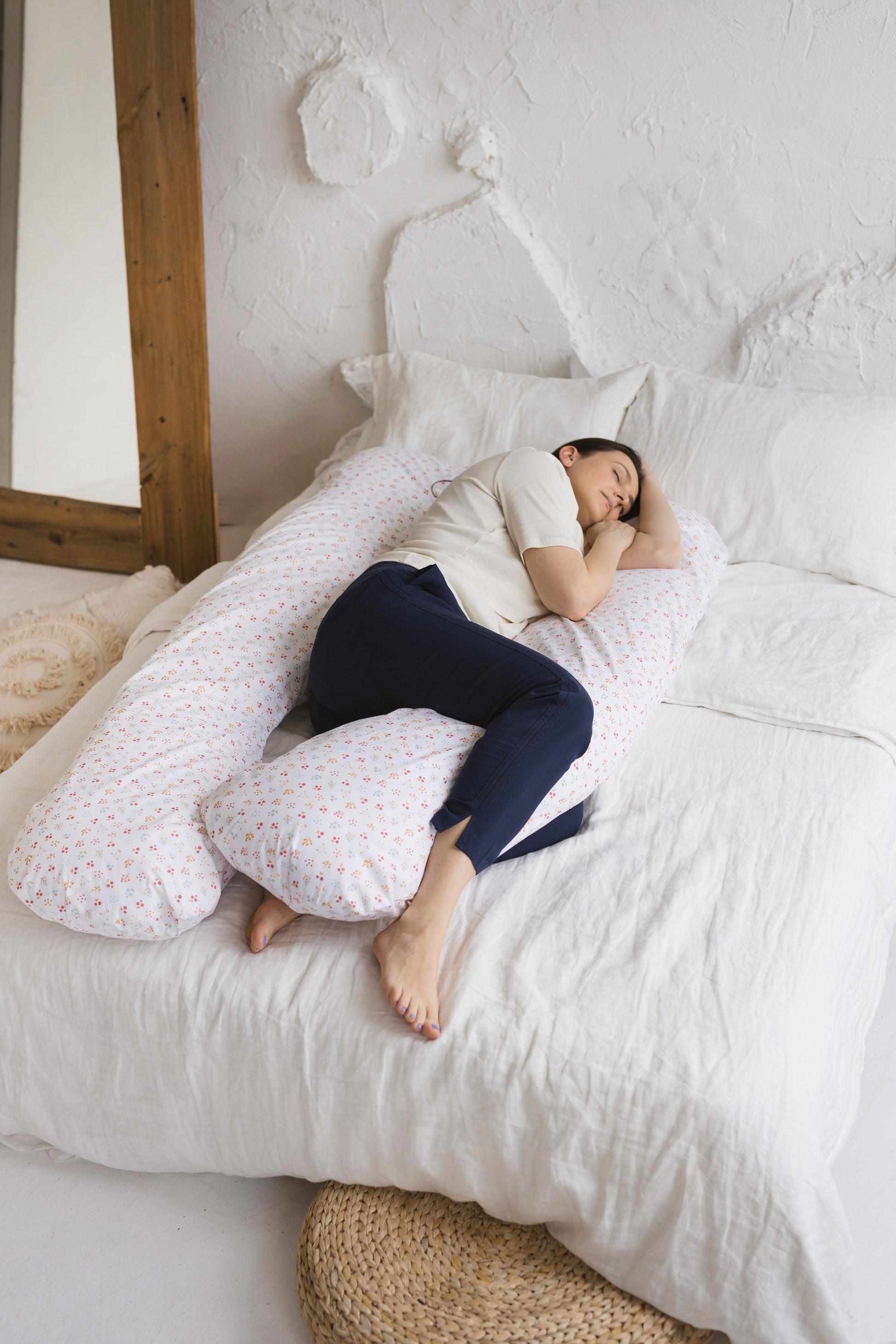 U-Shaped Maternity Pillow with Organic Cotton Cover in Milk White