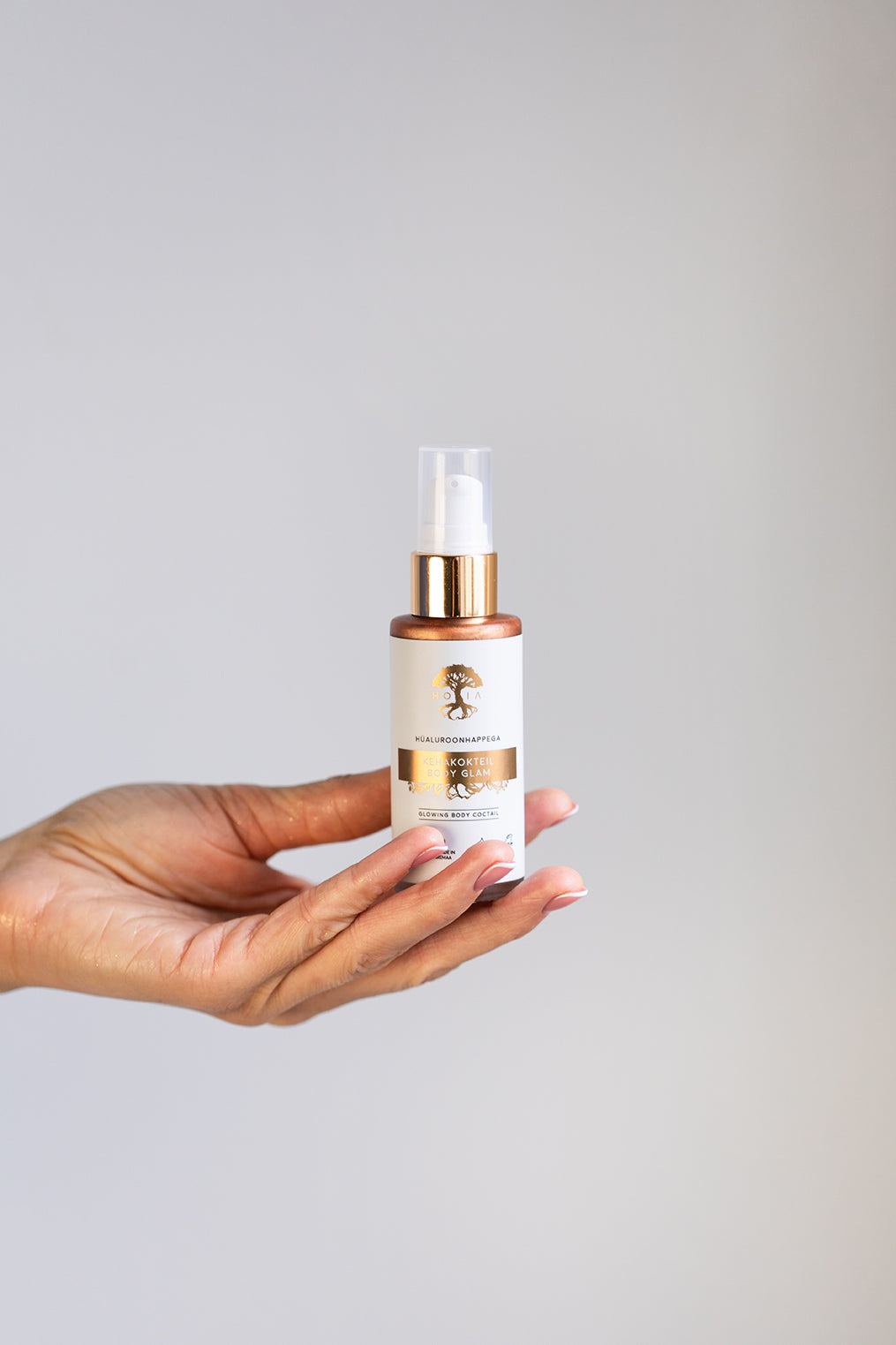 Embrace Radiance with Body Glam Hydrating Body Cocktail by HOIA at www.brixbailey.com