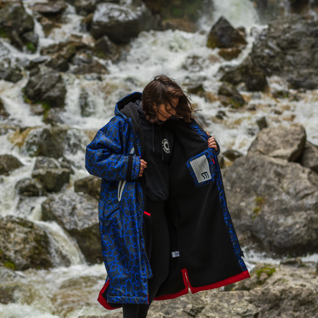 Unisex Brass Monkey Dip Coat Water Design