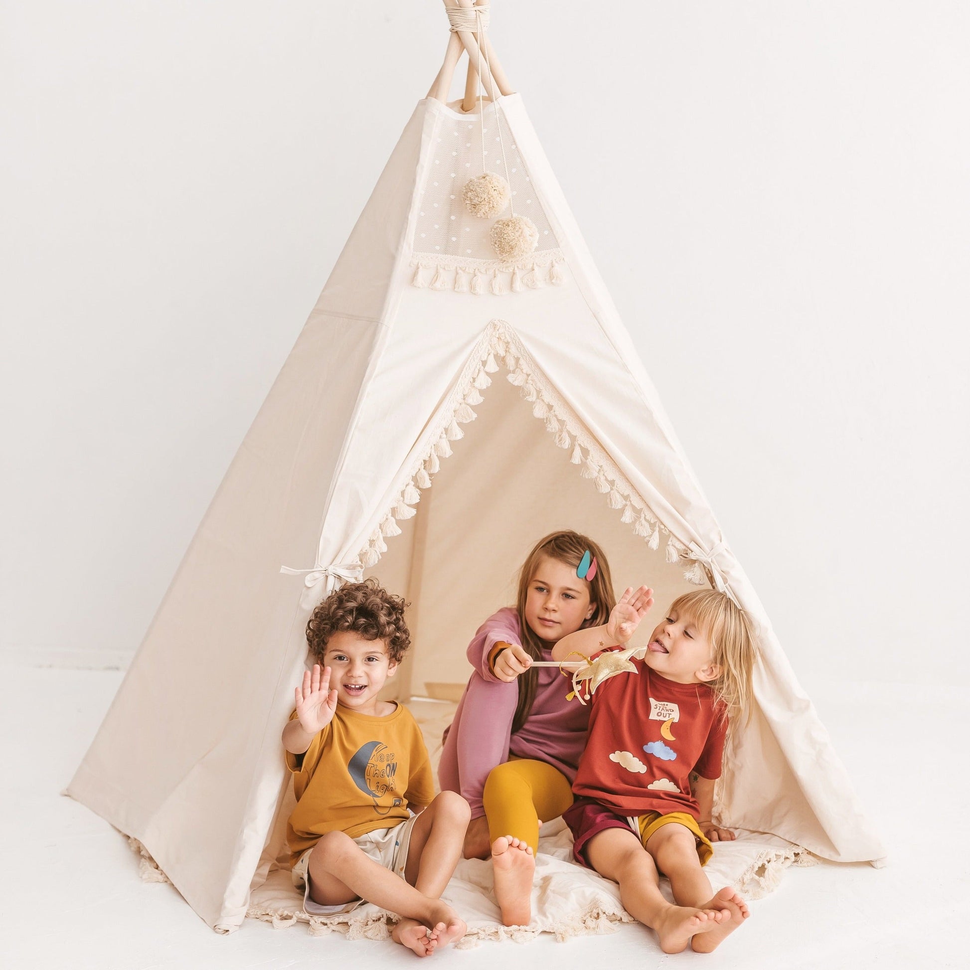 Extra Large Indoor Teepee Tent with Tassels Decor