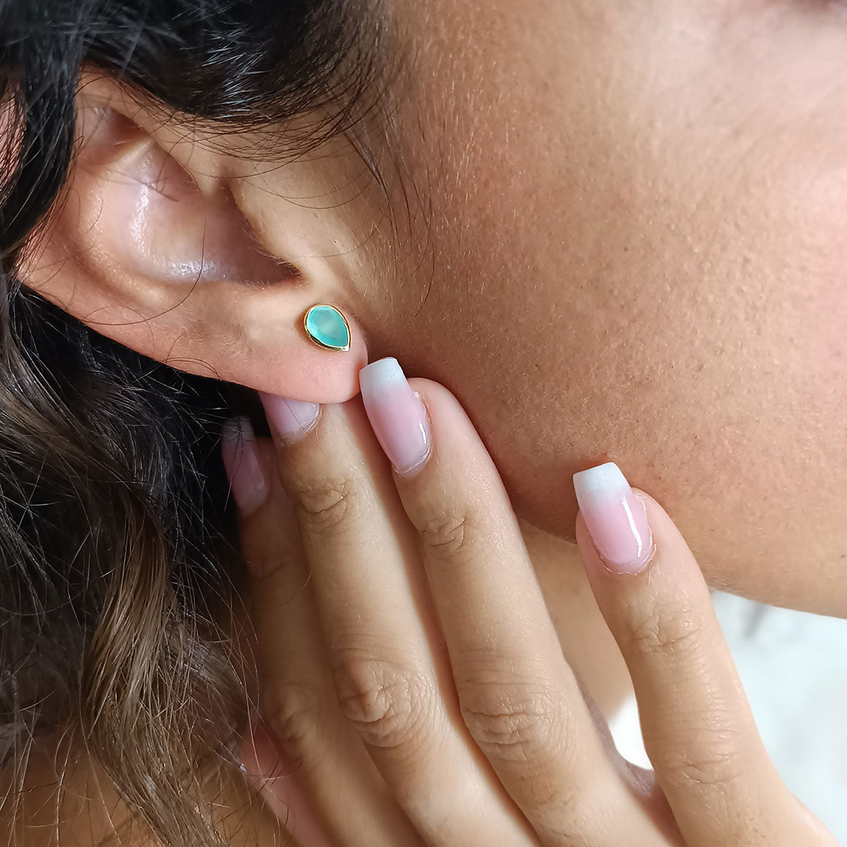 Pariba Onyx Gemstone Studs in Gold