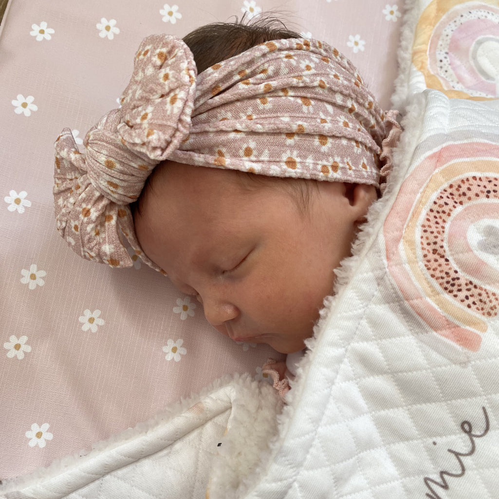 Anti-Roll Wedge Changing Mat - Pink Daisy Print