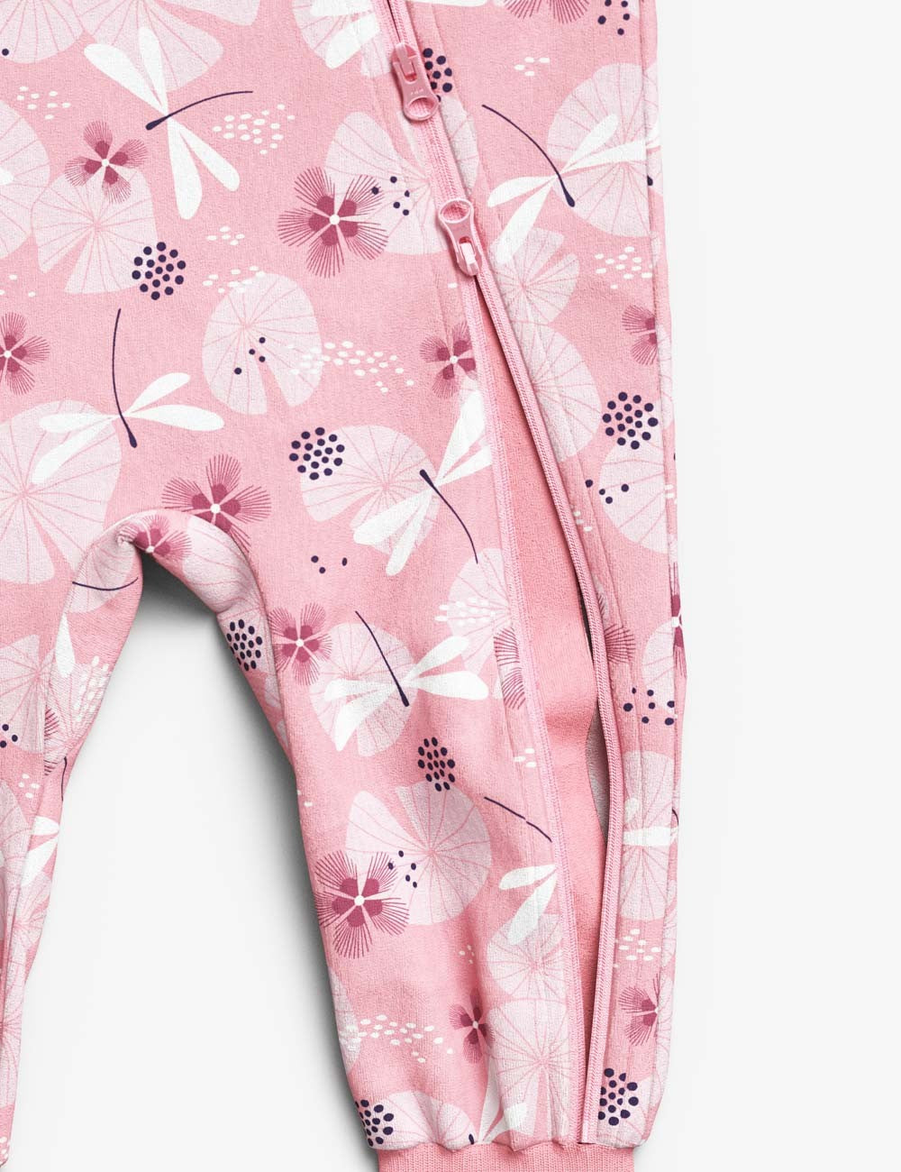 elegant baby dragonfly sleepsuit with refined ribbed cuffs and a smooth zipper