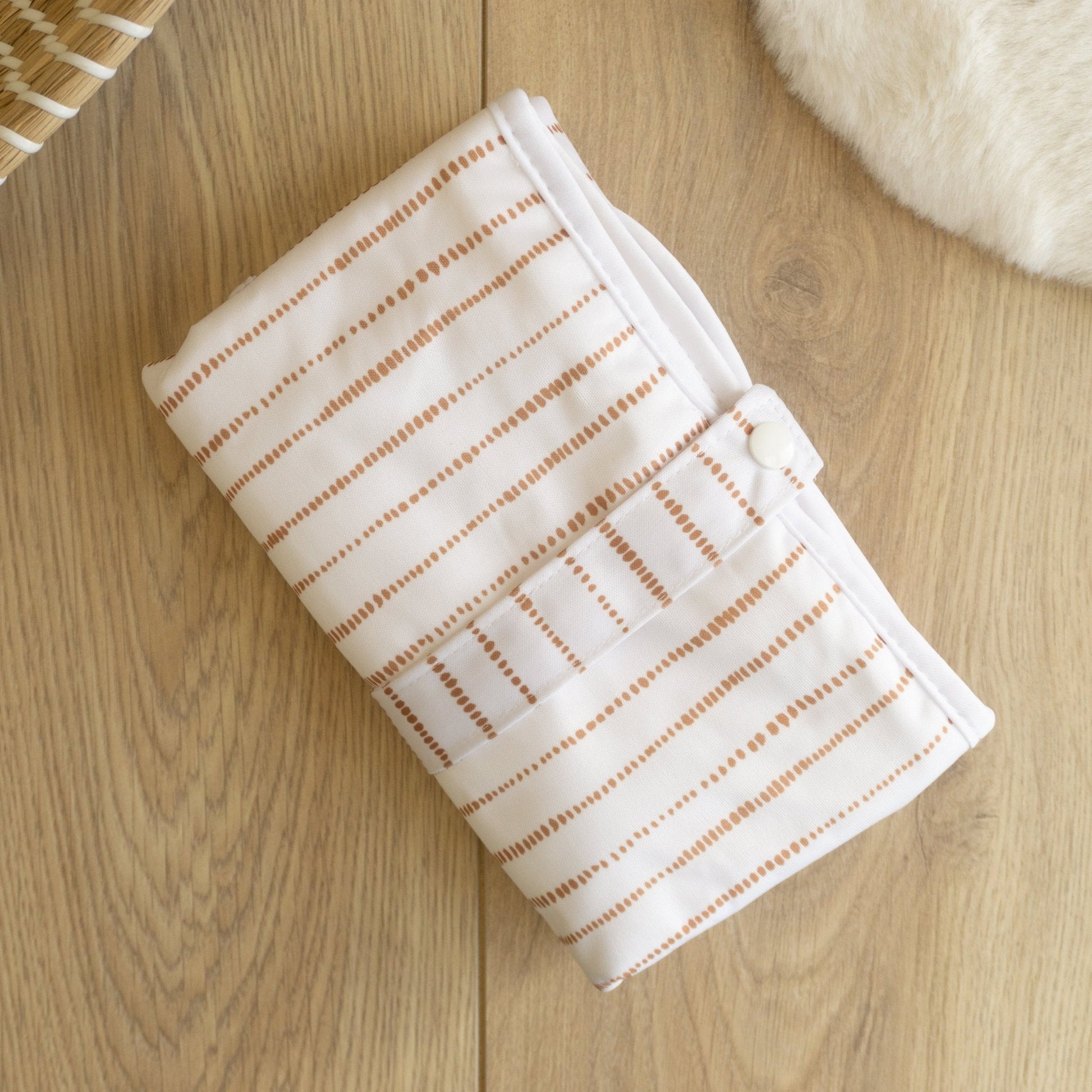 Baby Travel Changing Mat in Dune White and Tan