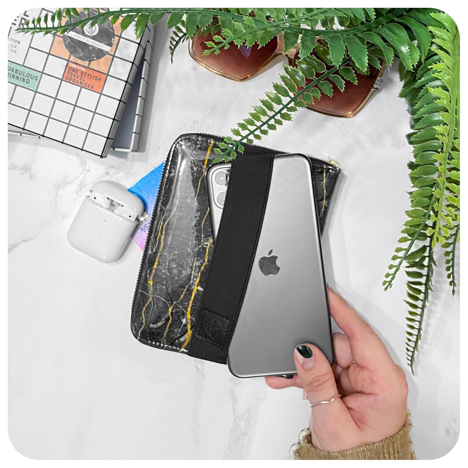 Black Marble Travel Organiser