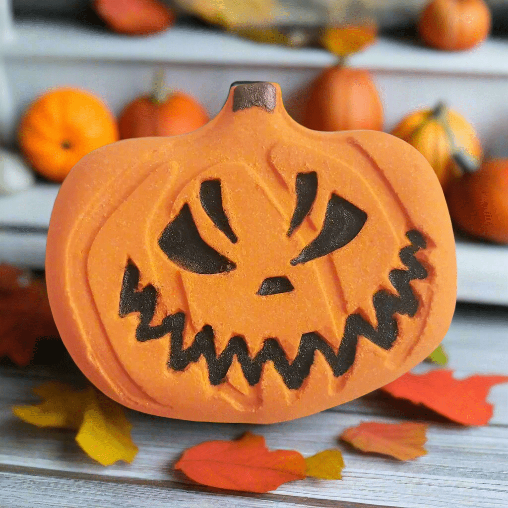 Bleeding Pumpkin Bath Bomb with Toffee Apple Fragrance