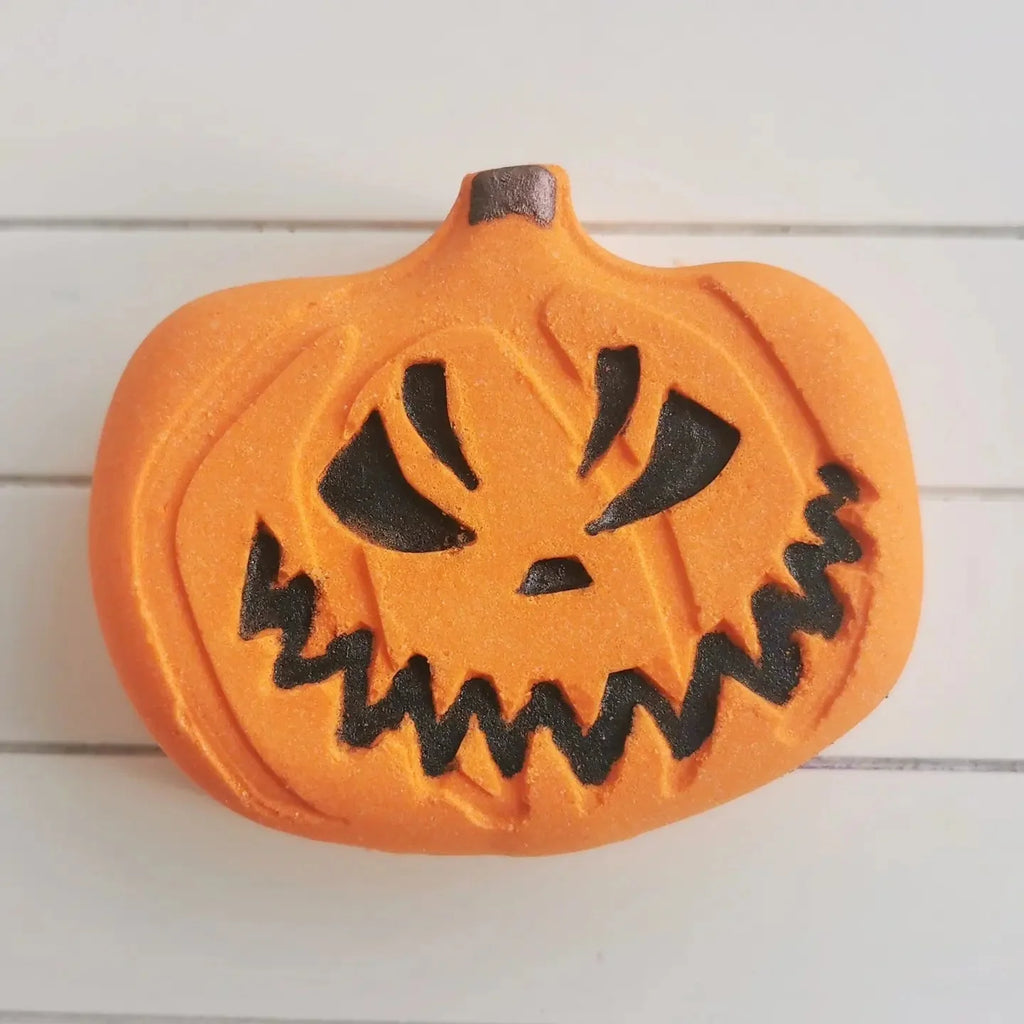 Bleeding Pumpkin Bath Bomb with Toffee Apple Fragrance