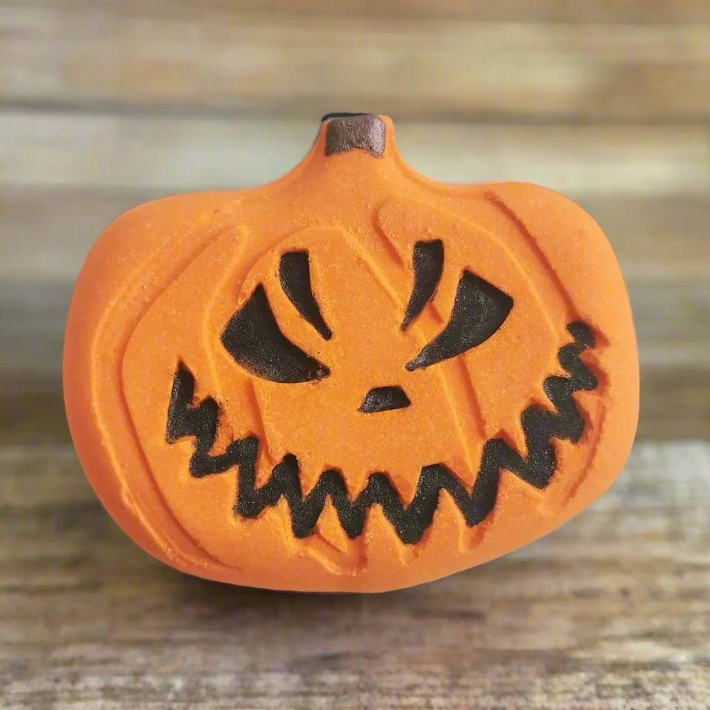 Bleeding Pumpkin Bath Bomb with Toffee Apple Fragrance