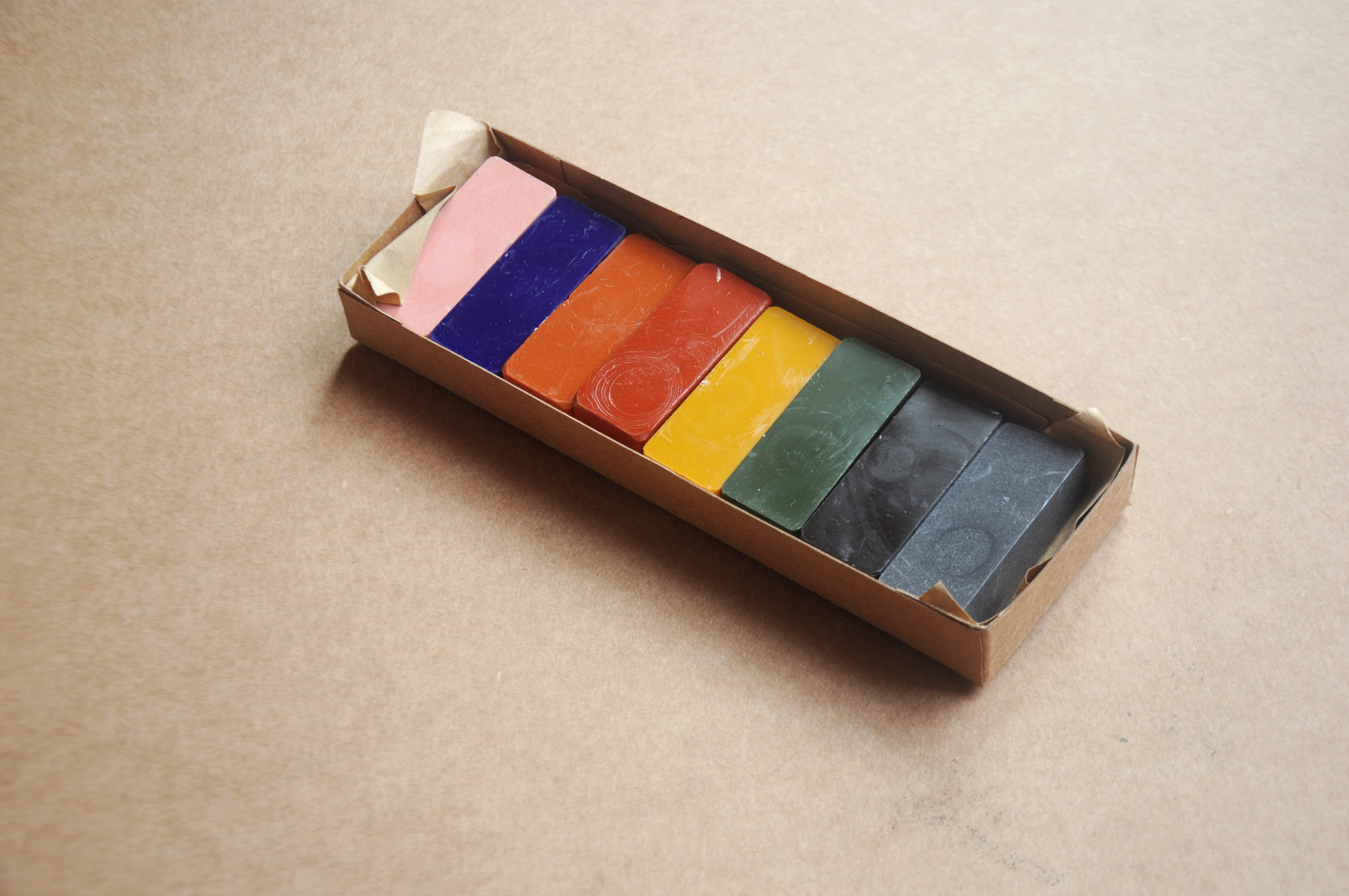 Natural Beeswax Crayon Set of 8 for Kids