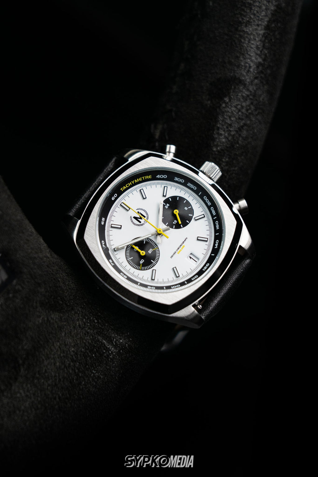 Driver Chronograph MkII Panda Dial Mecha-Quartz Racing Watch