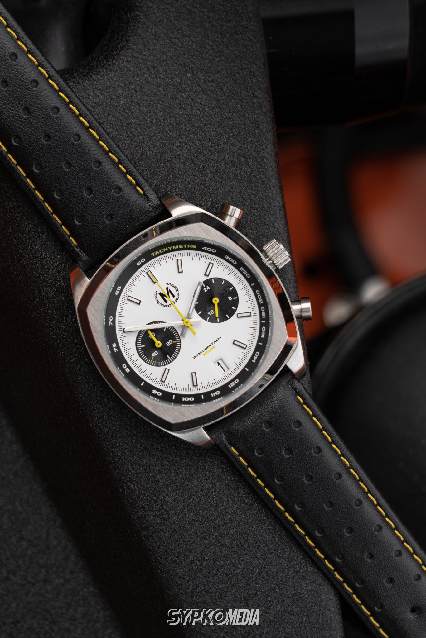 Driver Chronograph MkII Panda Dial Mecha-Quartz Racing Watch