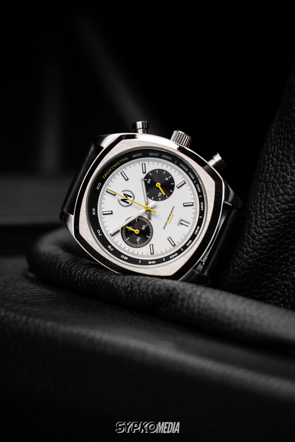 Driver Chronograph MkII Panda Dial Mecha-Quartz Racing Watch