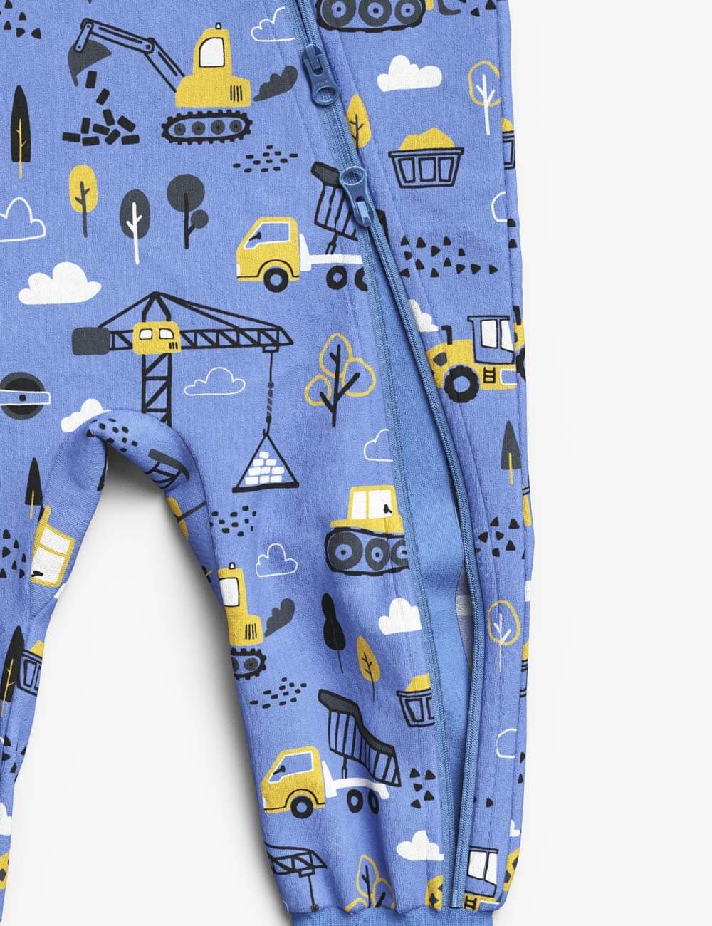 elegant baby freda jumpsuit in soft cotton, showcasing its refined construction and quality european craftsmanship