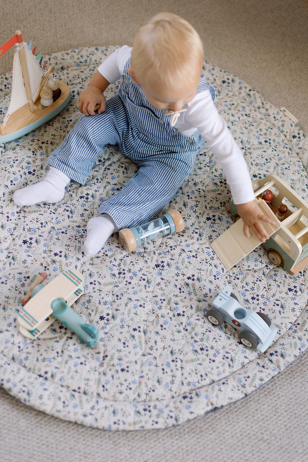 Ralphie Bear Wildflower Quilted Playmat