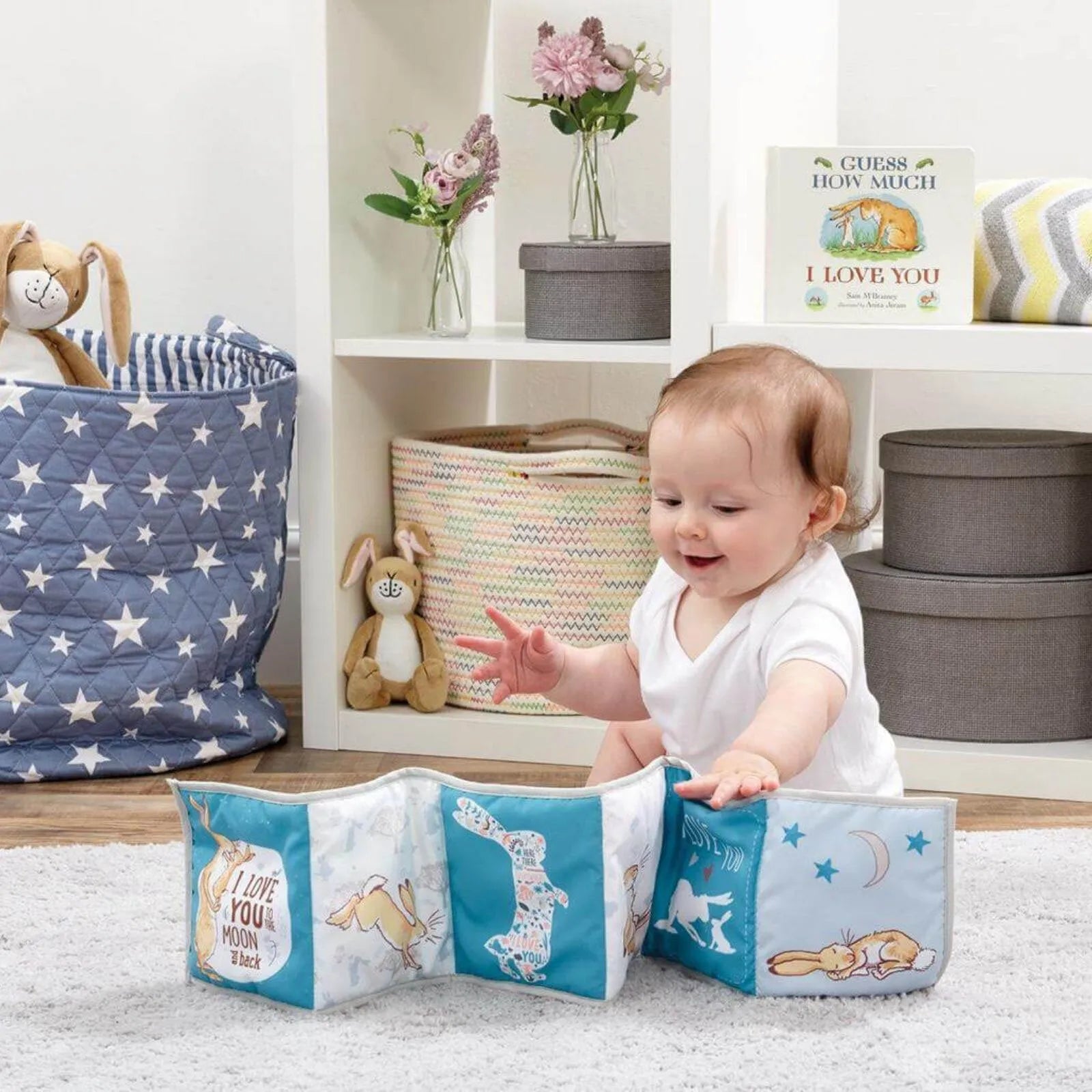 Guess How Much I Love You Unfold and Discover Activity Toy