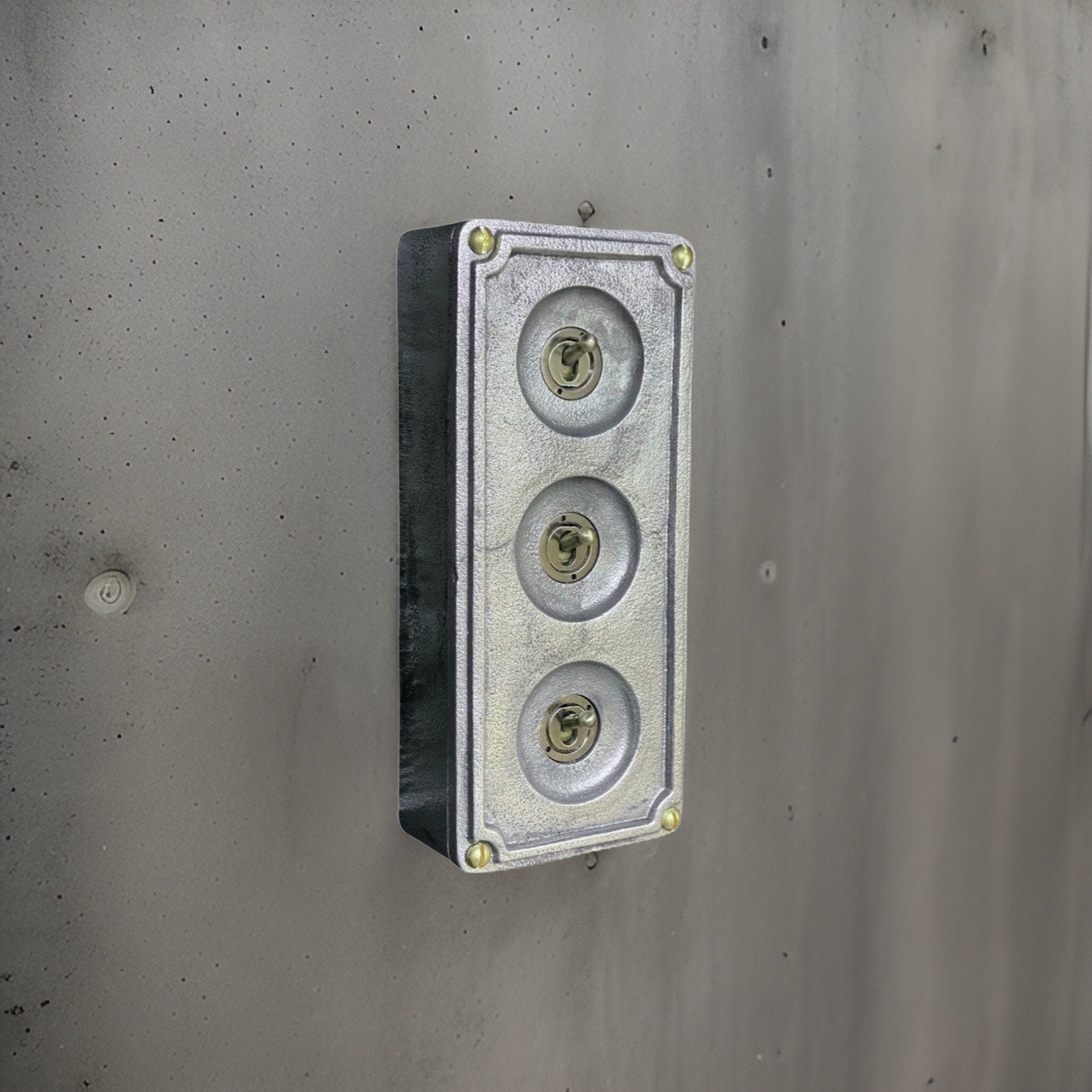 3 Gang 2 Way Cast Metal Surface Mount Light Switch Industrial Vintage