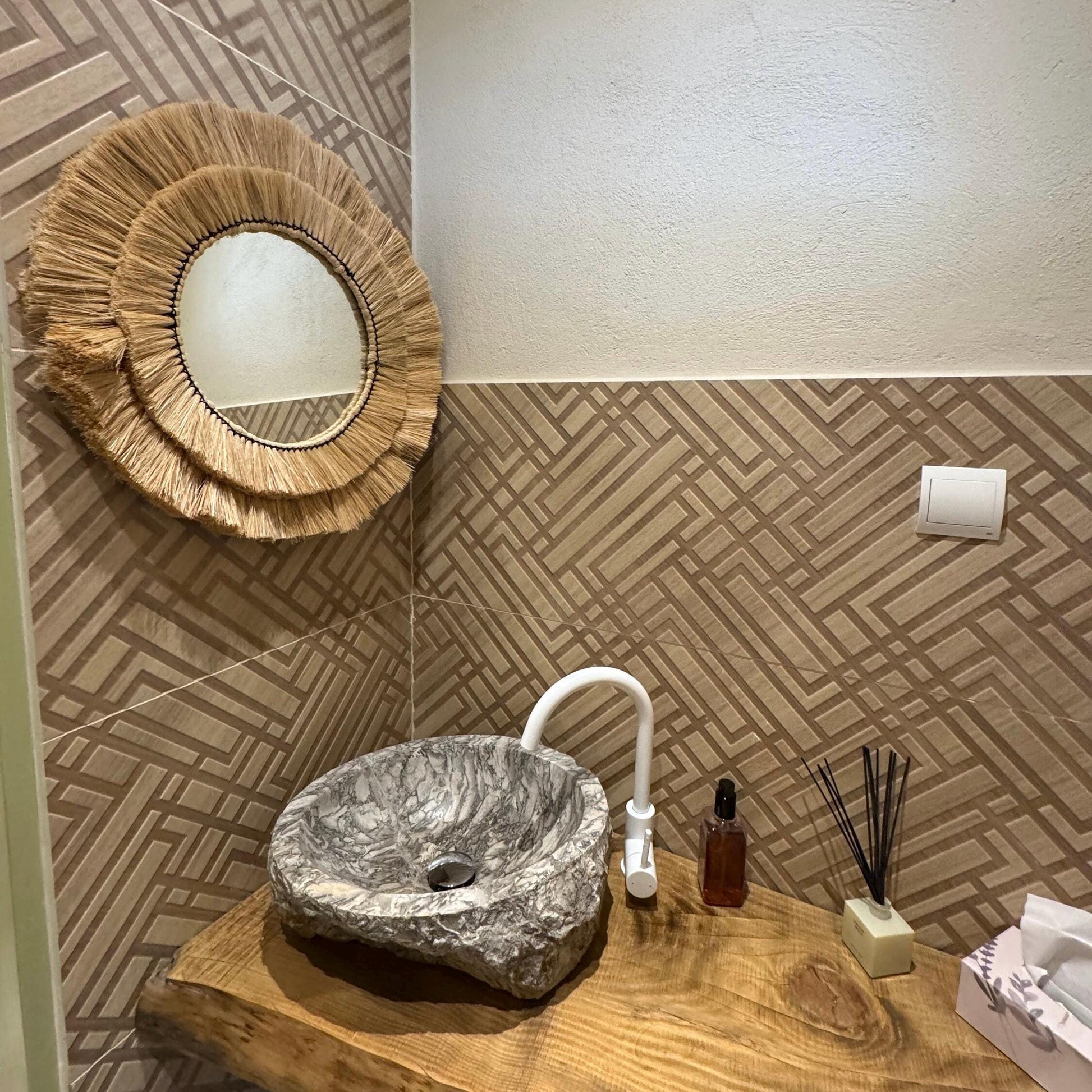 Round Wall Mirror with Handwoven Raffia Double Contour 22 Inch