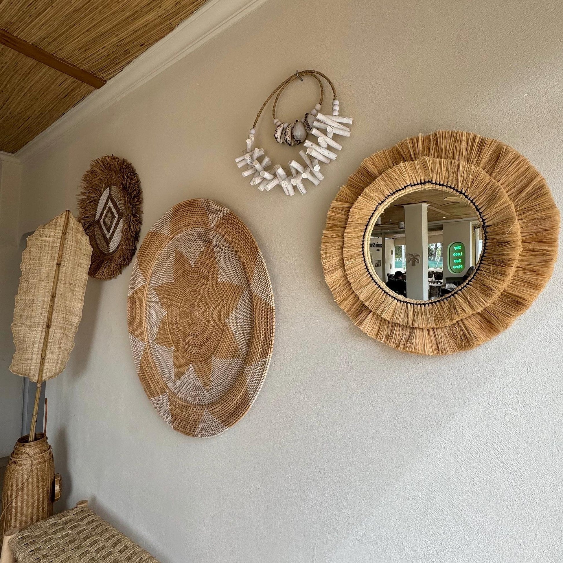 Round Wall Mirror with Handwoven Raffia Double Contour 22 Inch