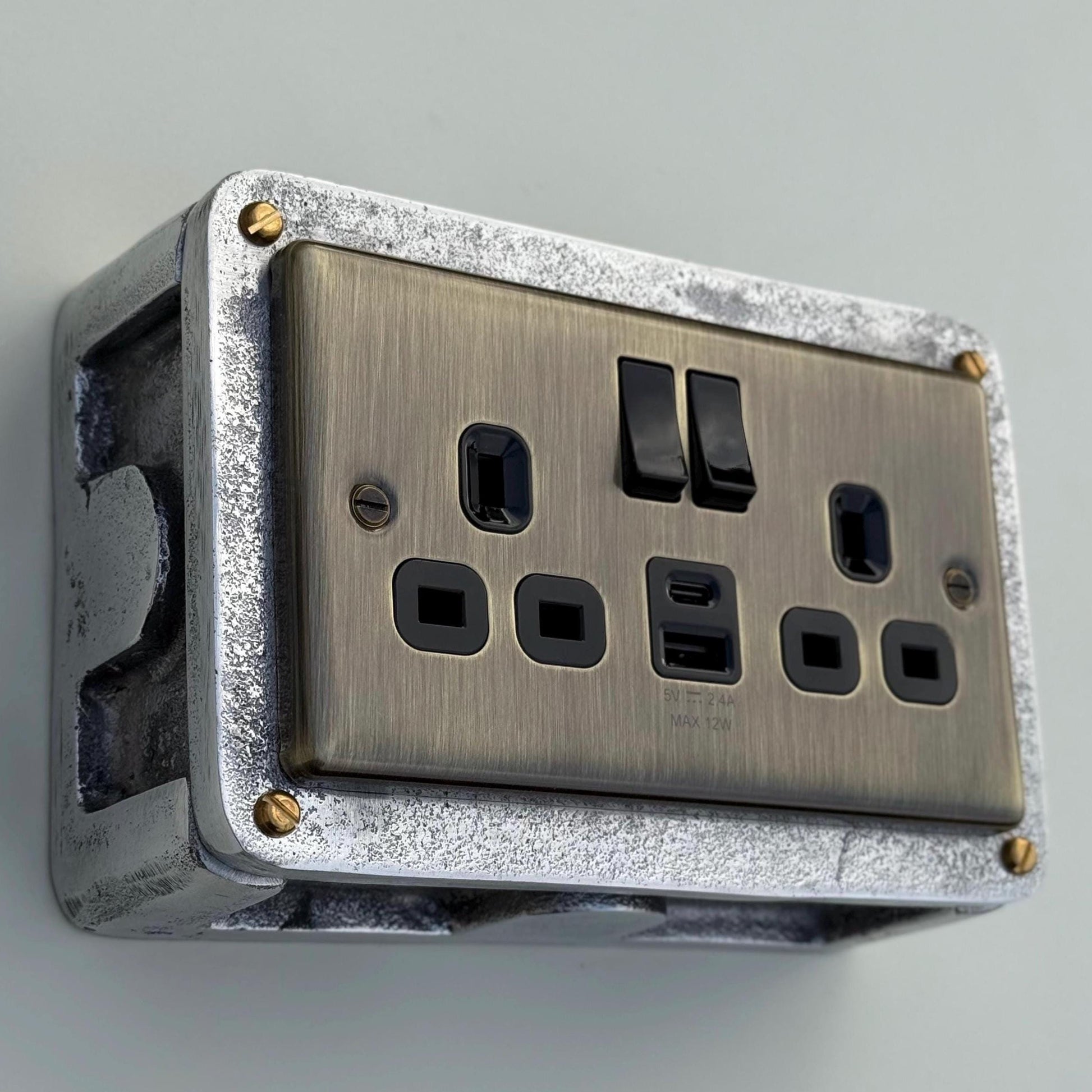 Antique Brass Double Switched Power Socket 13A Industrial Vintage