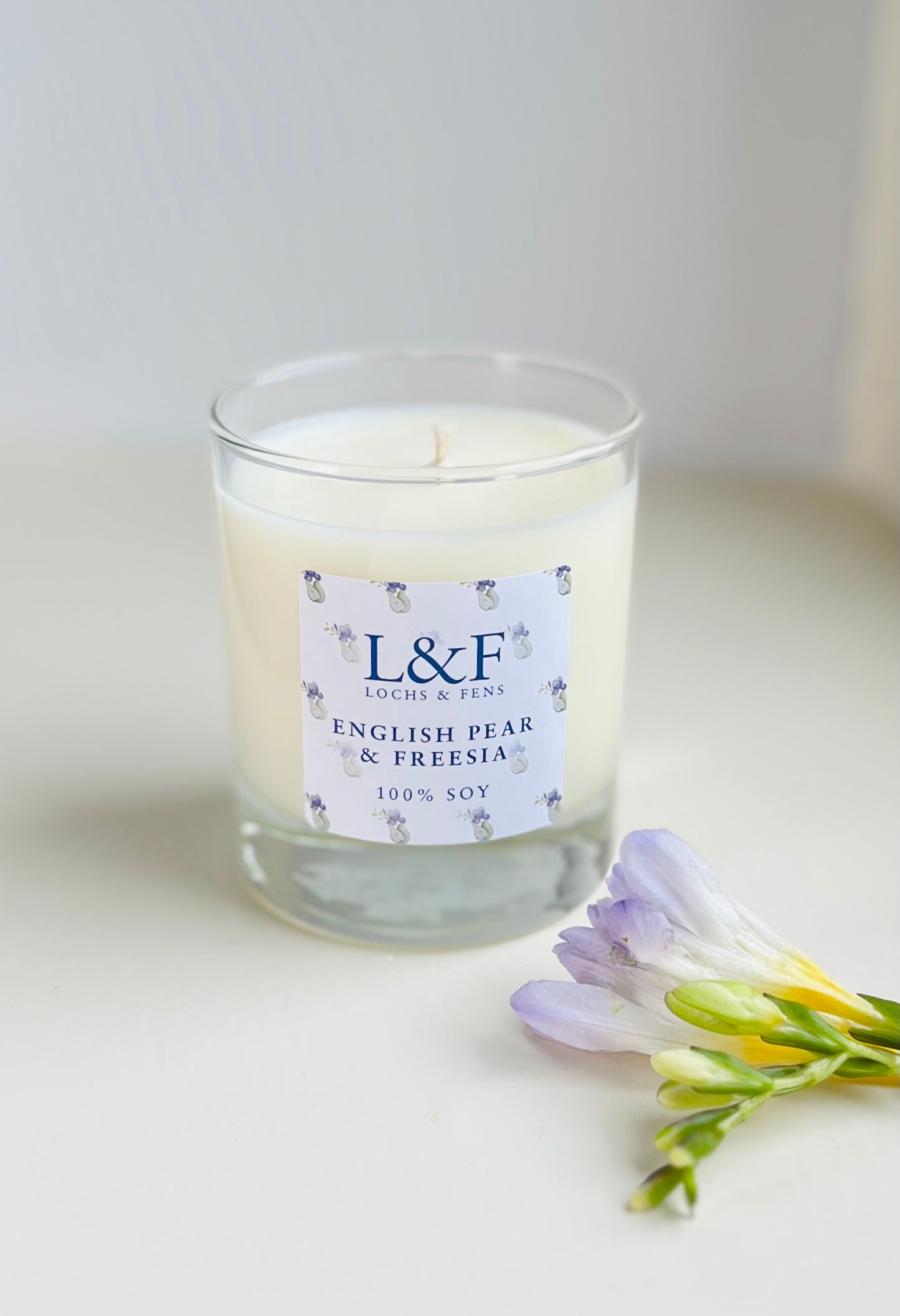 Single Wick Soy Candle - English Pear & Freesia