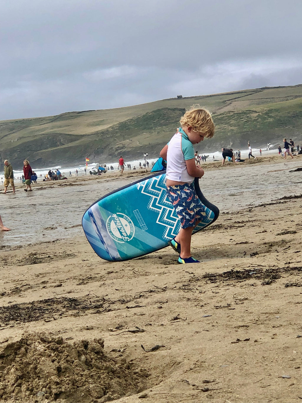 Inflatable 43 inch Body Board Complete Package with Pump and Leash