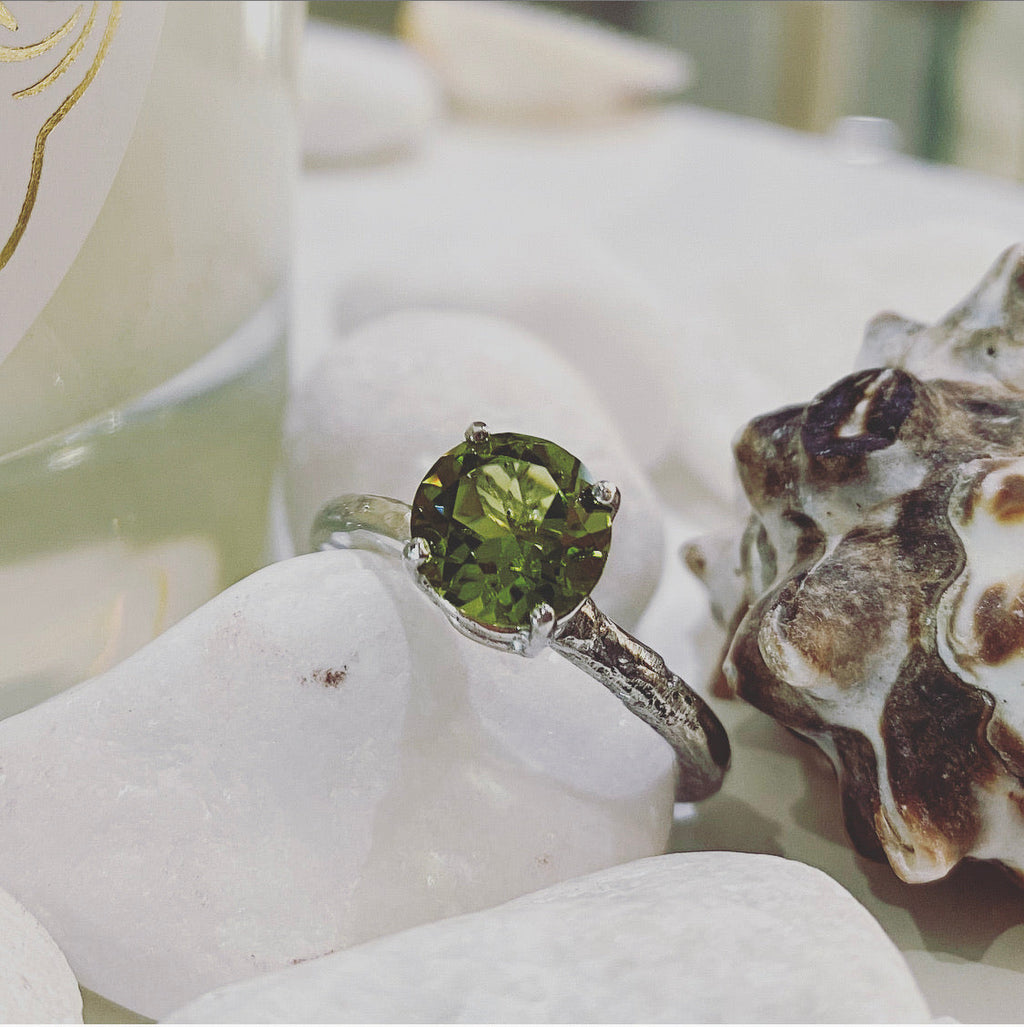 Maxi Peridot Treasured Ring