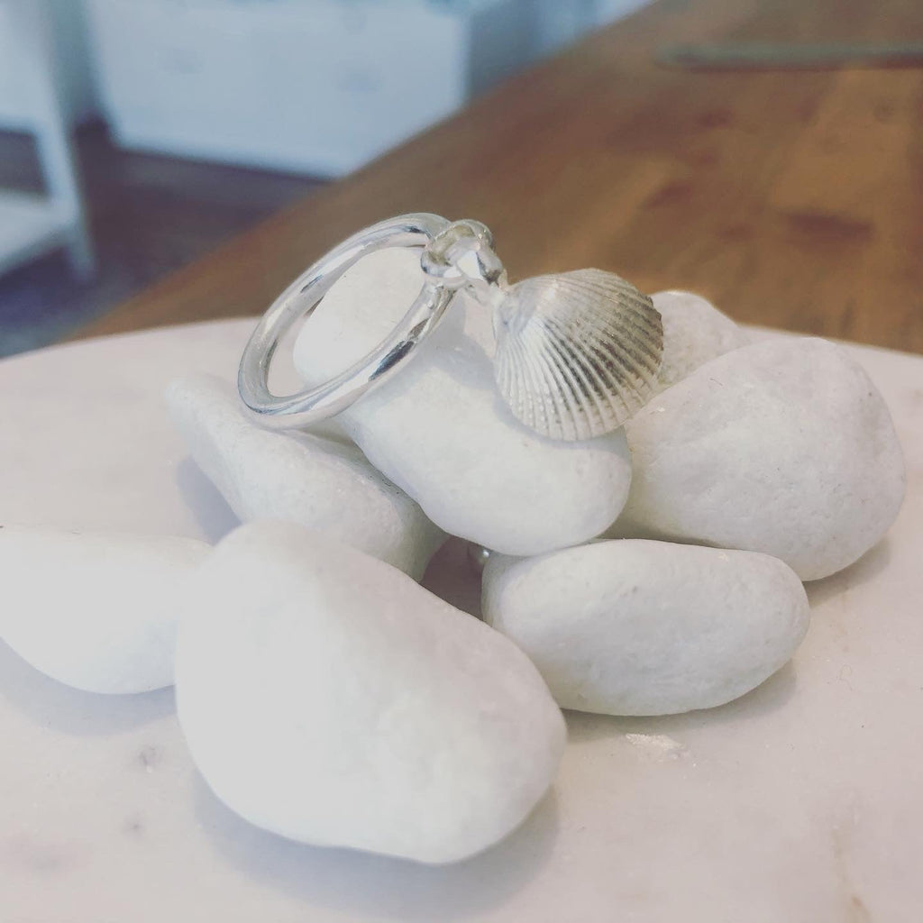 Shell Dangle Ring in Recycled Silver