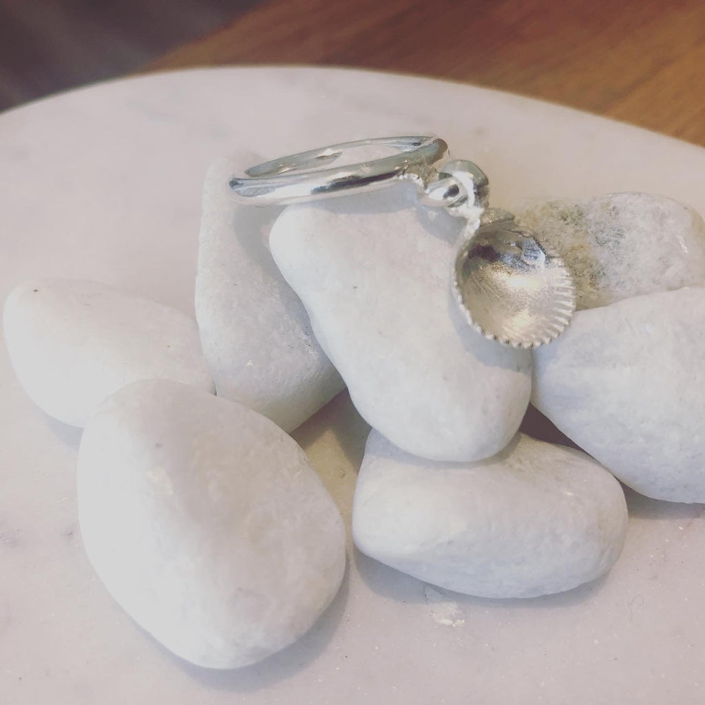 Shell Dangle Ring in Recycled Silver