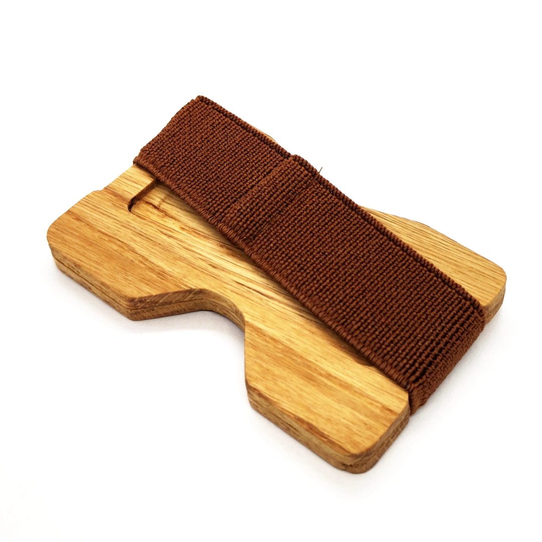 Eco-Friendly Oak Cardholder with RFID Protection – Kaffatu Tamm by Seif Design at www.brixbailey.com