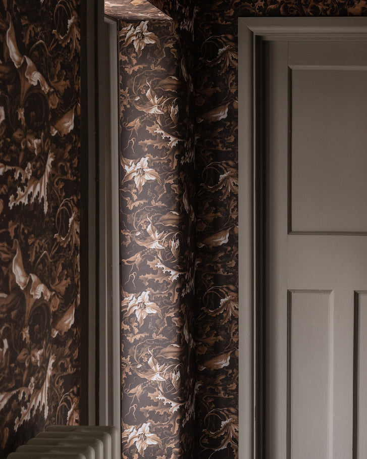 Labyrinth Wallpaper in Oak