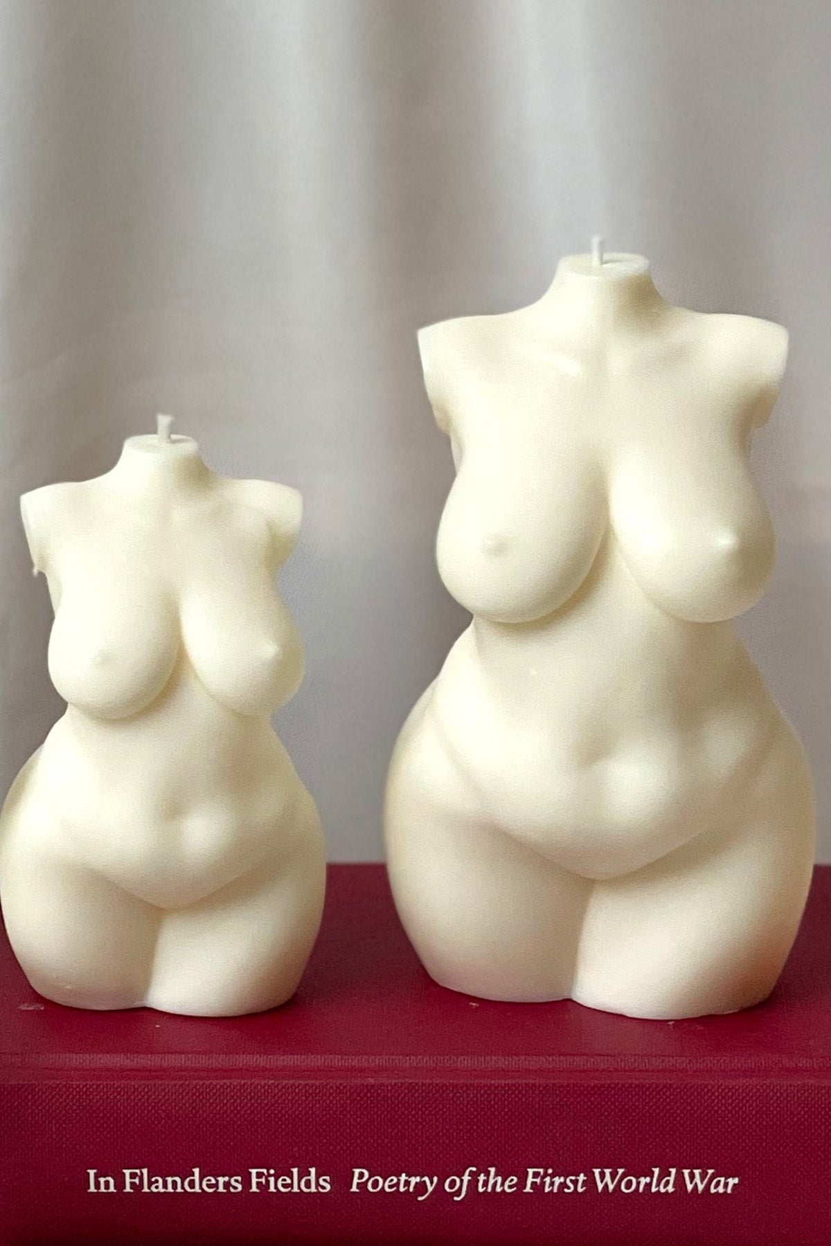 Large Curvy Body Candle Venus