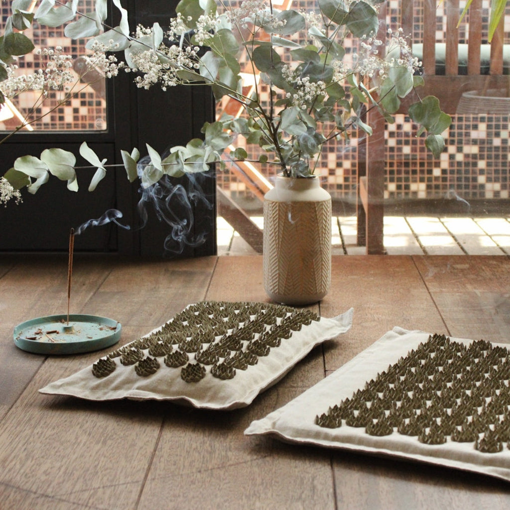 Premium Linen and Coconut Acupressure Mat and Pillow with Carry Bag