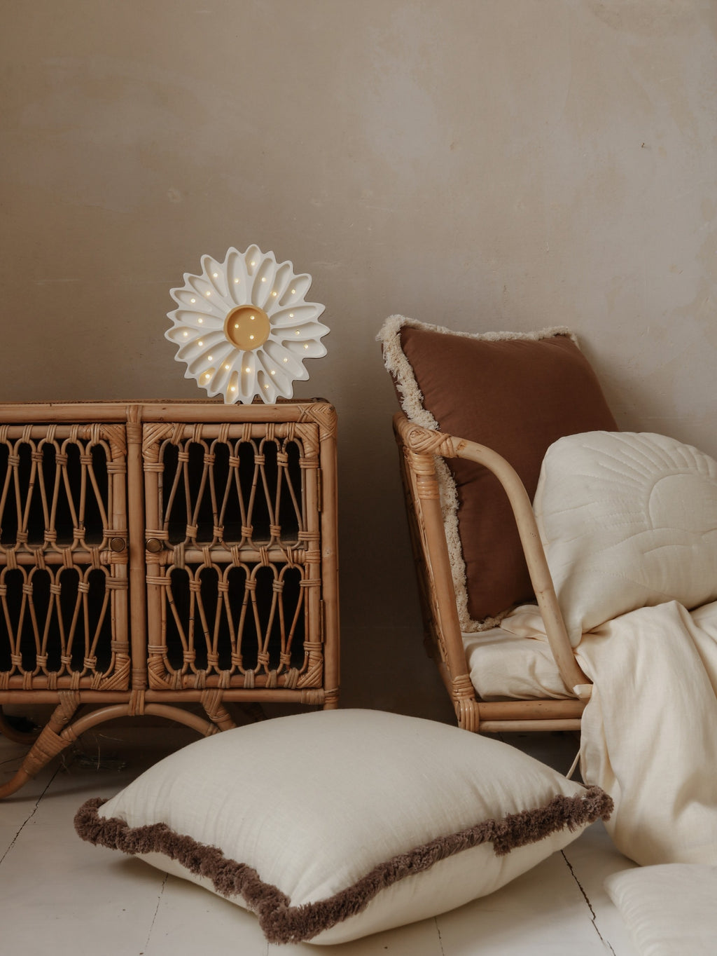 elegant daisy lamp in solid pinewood with warm led glow on a refined nightstand