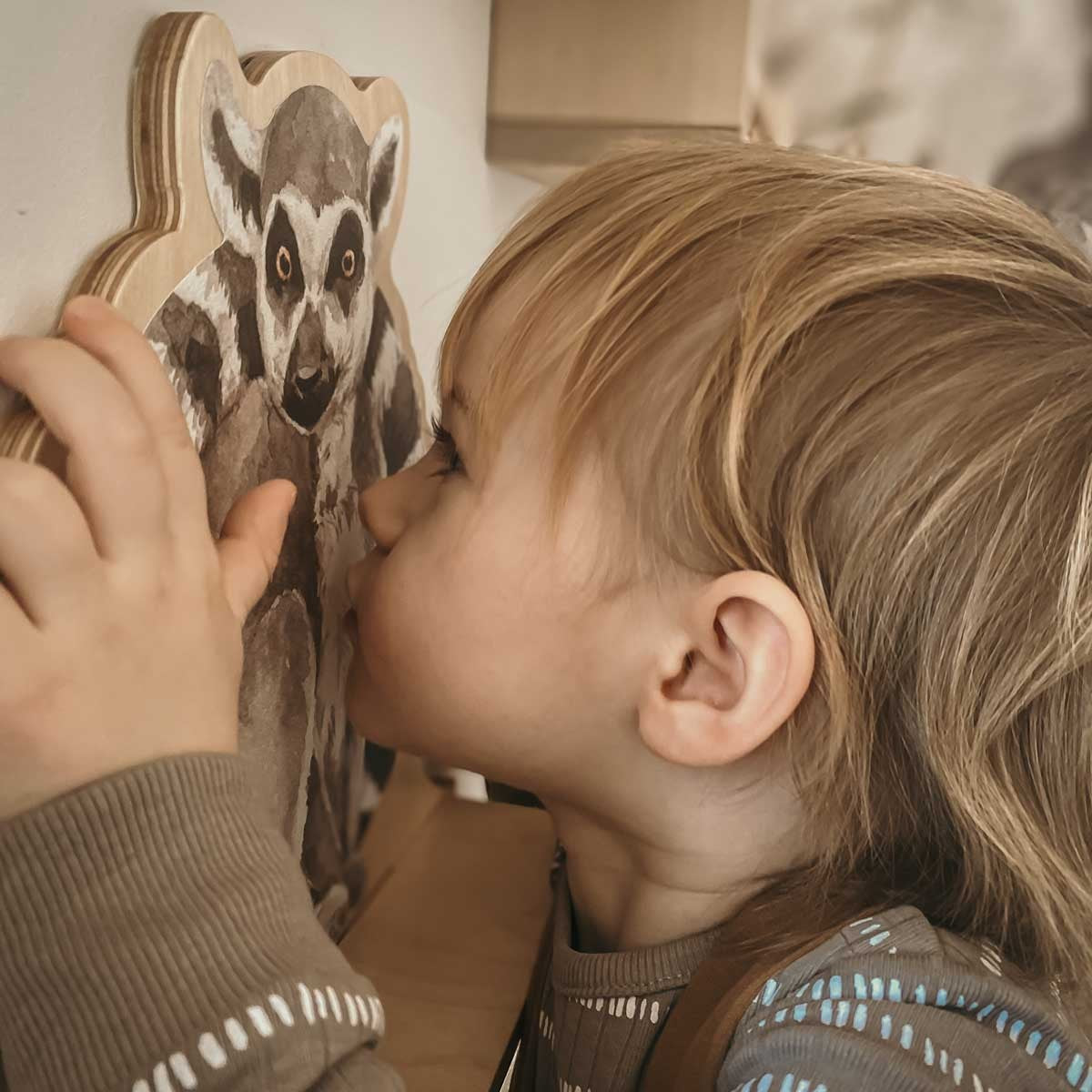 Mini Wall Shelf - Lemur
