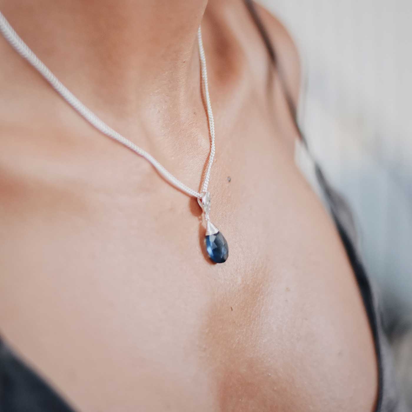 Classic Athena Gemstone Necklace in Silver and Iolite