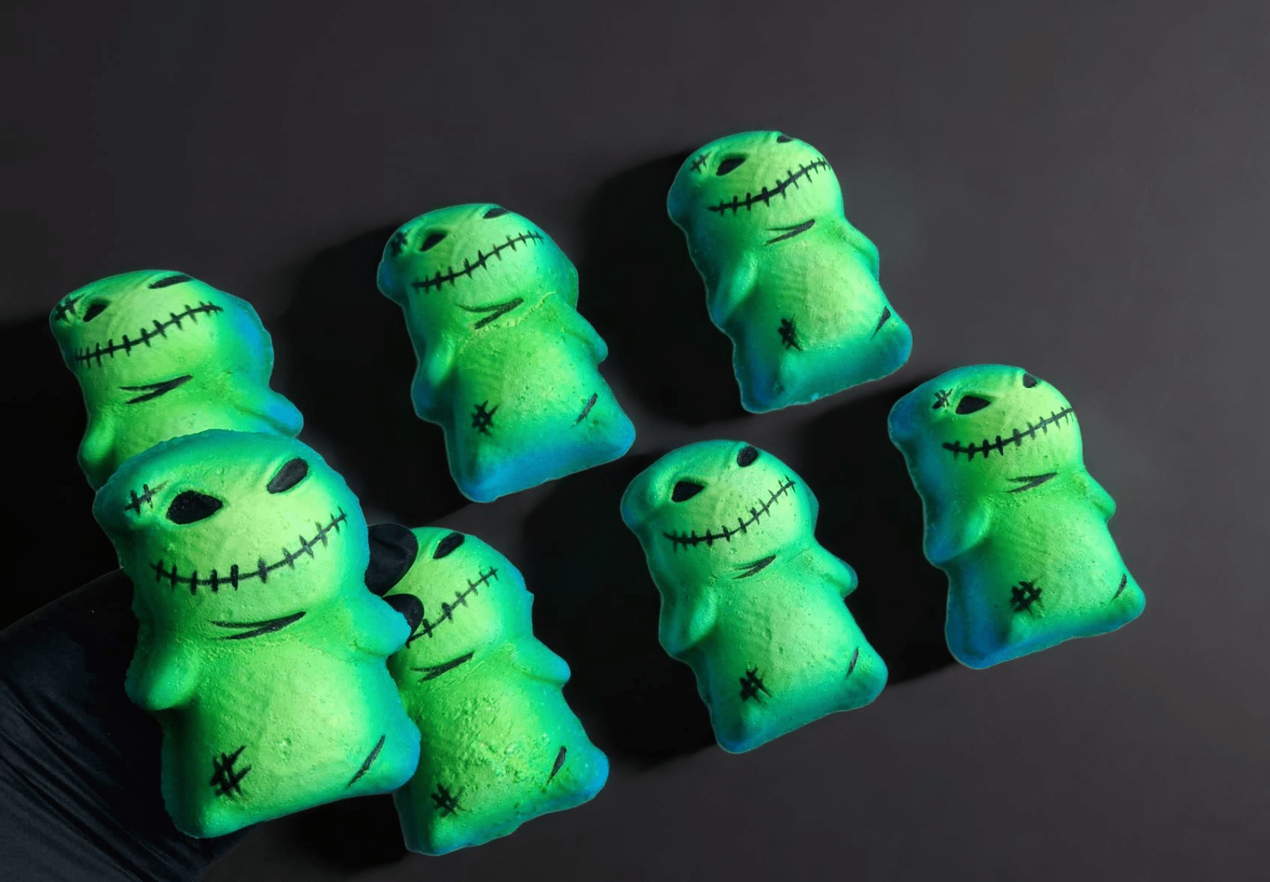 Oogie Bath Bomb White Chocolate Raspberry