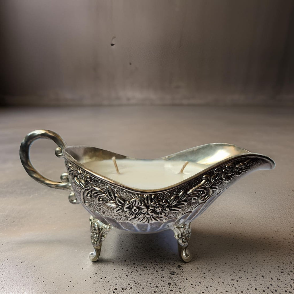 Vintage Gravy Bowl Wild Fig and Oakmoss Candle
