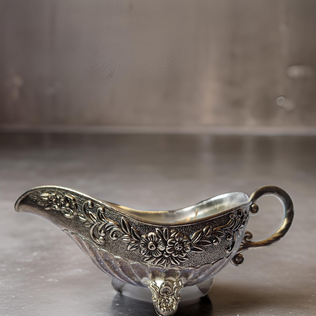 Vintage Gravy Bowl Wild Fig and Oakmoss Candle