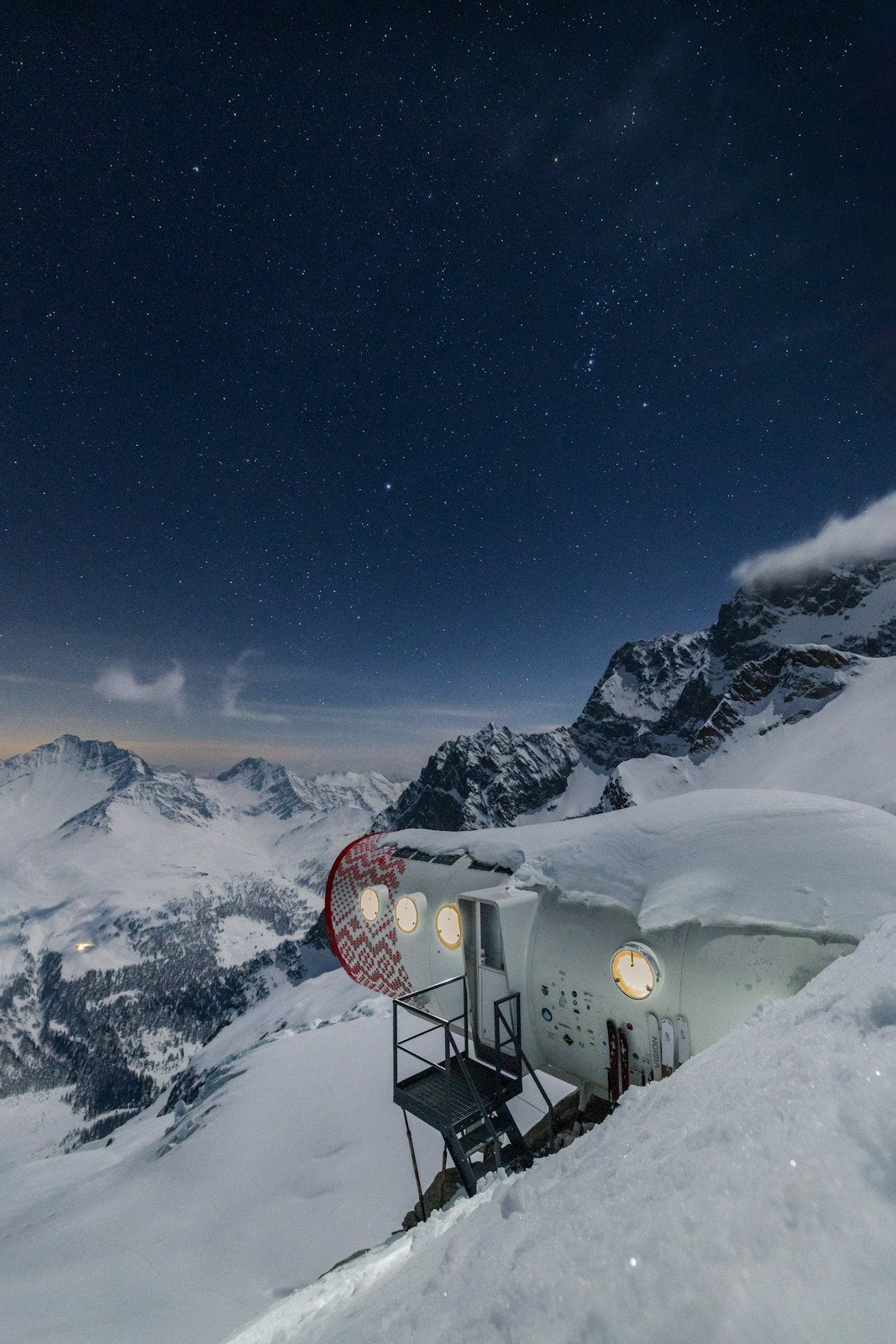 Alpine Refuges: Architecture and Culture of Mountain Shelters