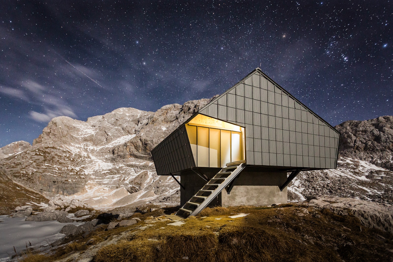 Alpine Refuges: Architecture and Culture of Mountain Shelters