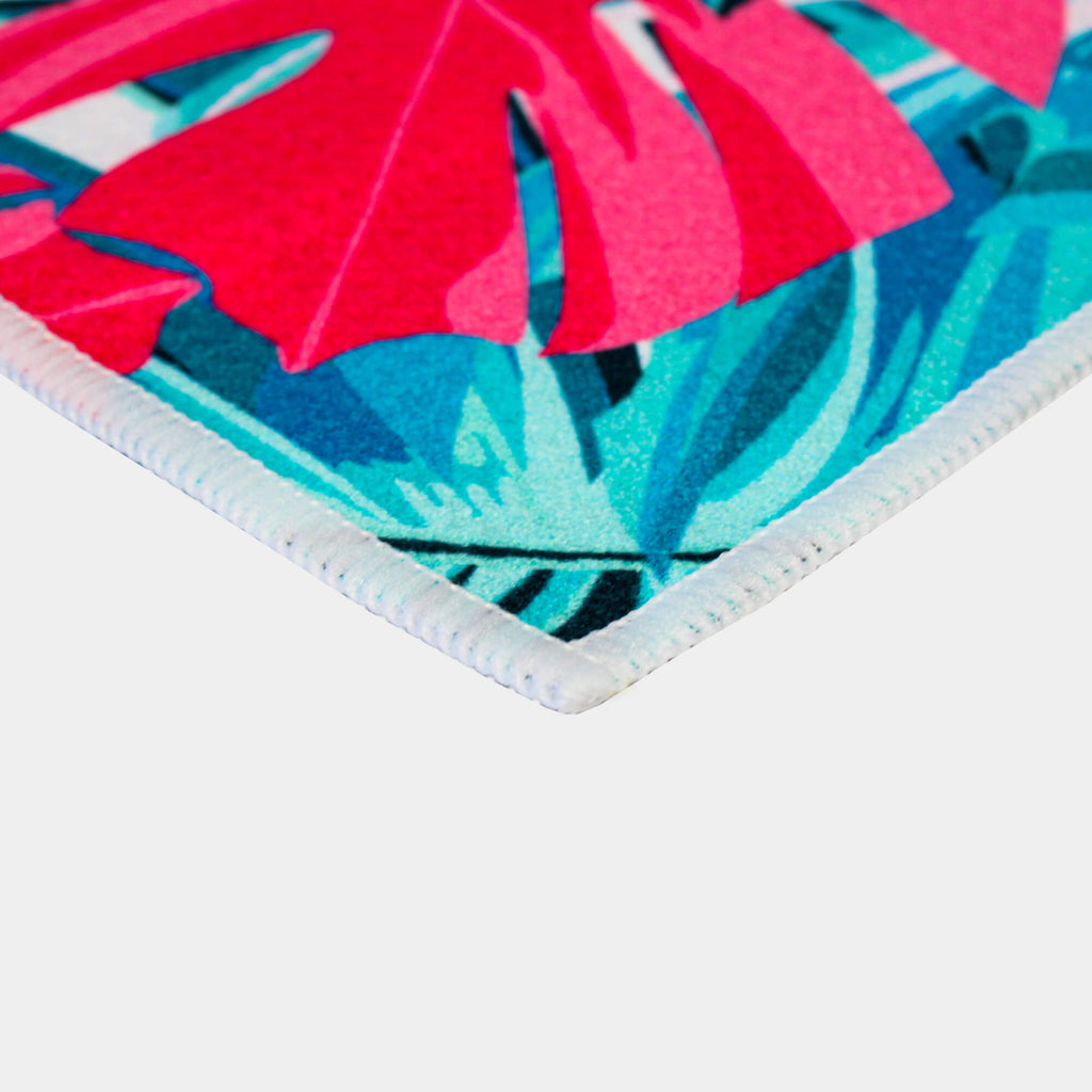 Magnetic Golf Towel in Palm Breeze