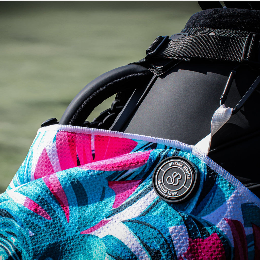 Magnetic Golf Towel in Palm Breeze