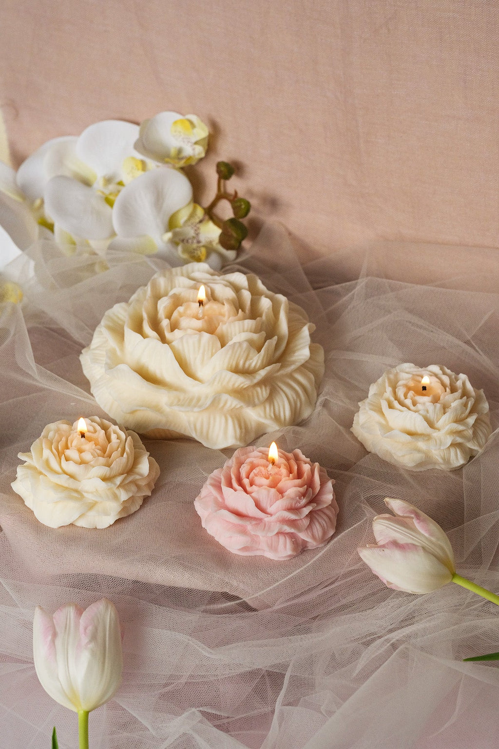 Peony Shaped Candle in Velvet Peony Scent