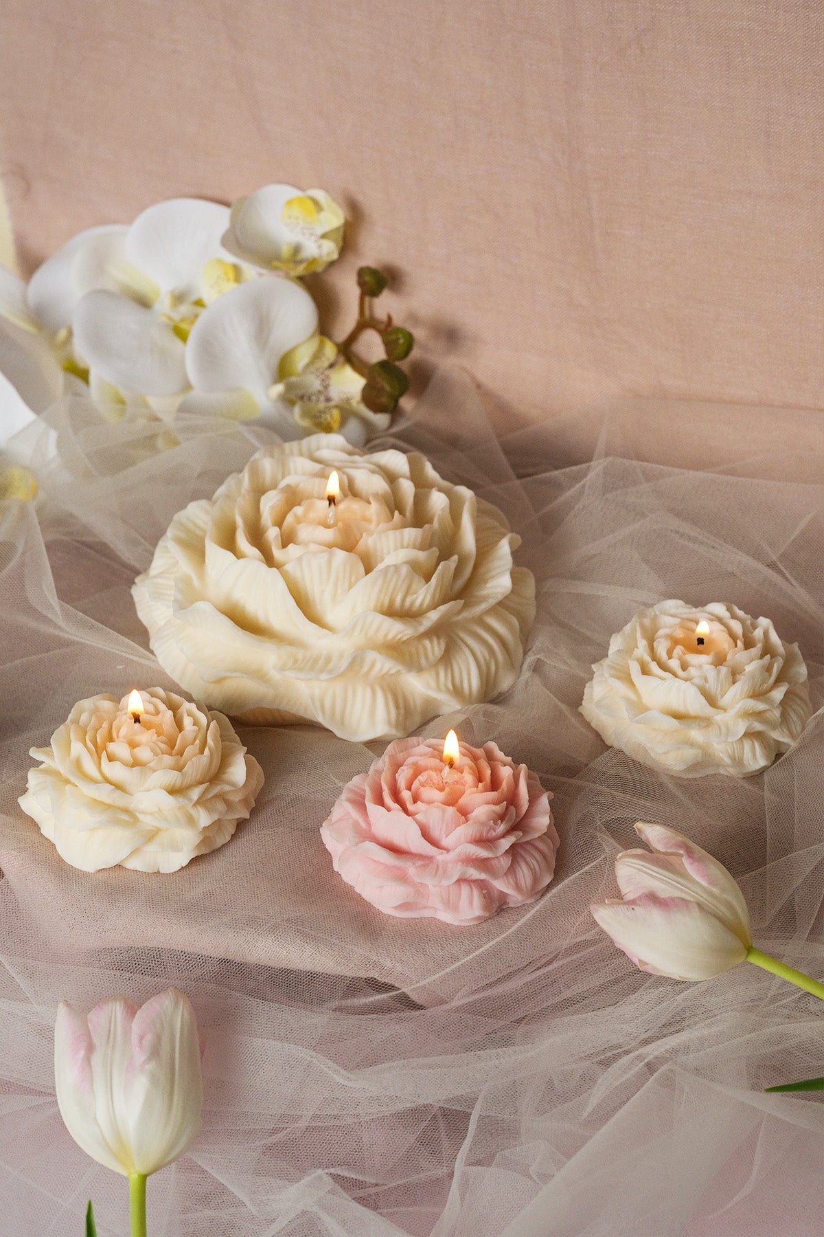 Peony Shaped Candle in Velvet Peony Scent