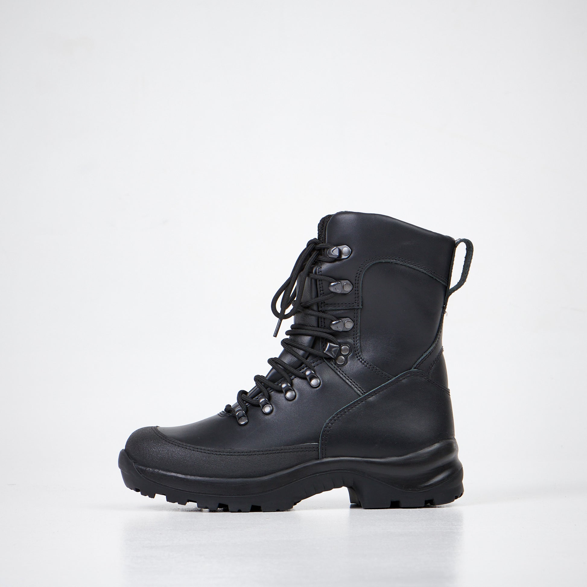 Experience Unmatched Durability with Waterproof Leather Military Boots 734 by Samelin at www.brixbailey.com
