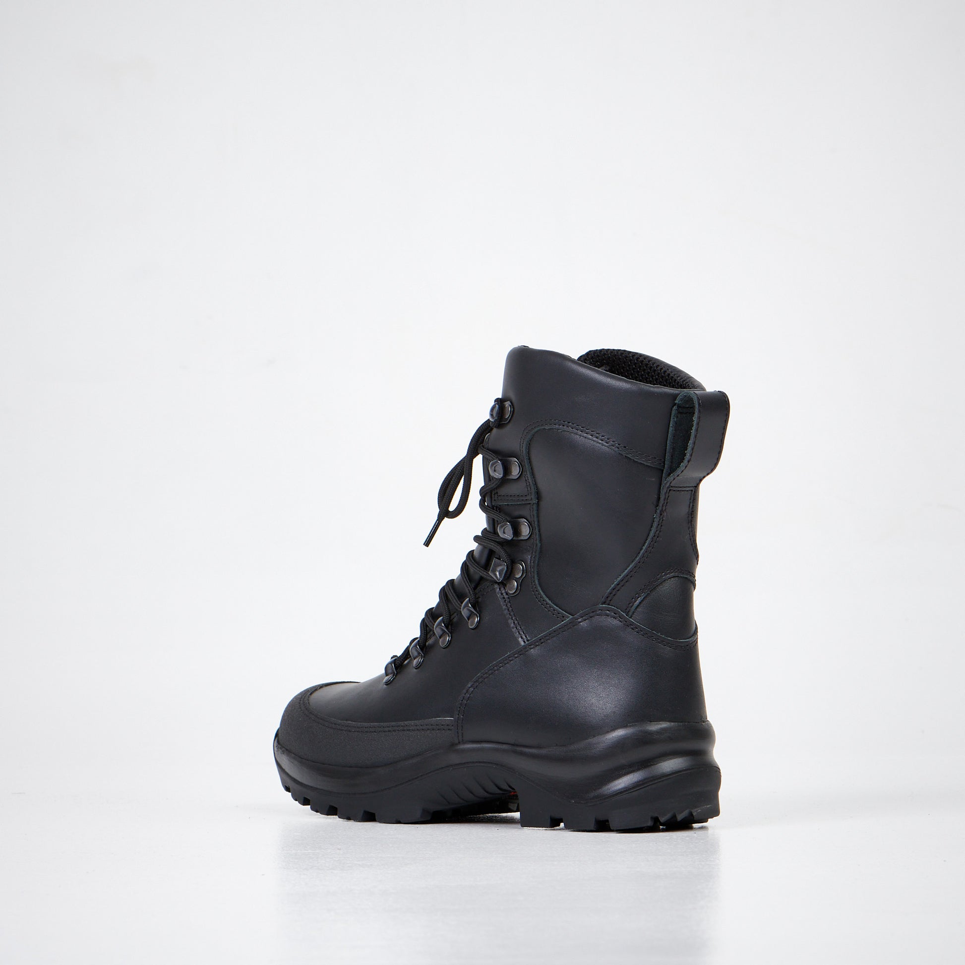 Experience Unmatched Durability with Waterproof Leather Military Boots 734 by Samelin at www.brixbailey.com